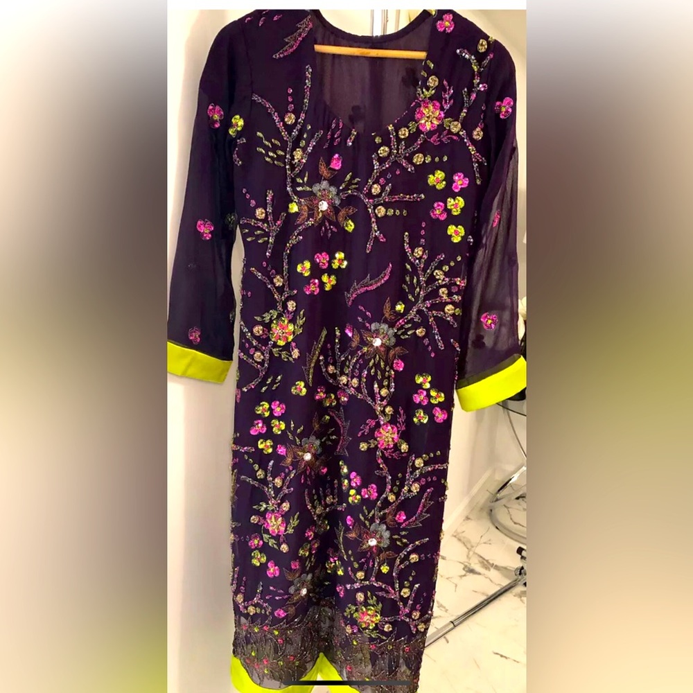 Pakistani Three pieces Embroidered Shalwar Kameez and dupatta dress.Size large.